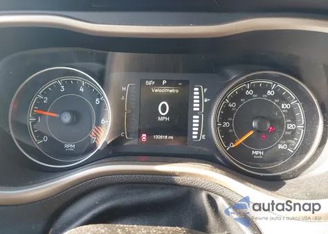 2015 Jeep Cherokee Latitude из США, поврежденный, VIN 1C4PJMCB5FW528574